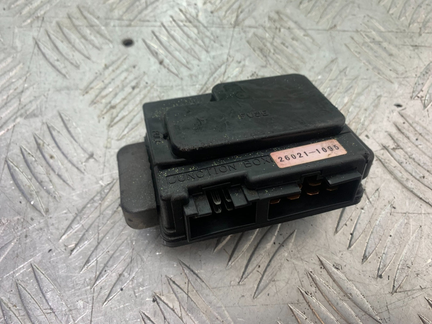 KAWASAKI ZX9R ZX9 C FUSE BOX   YEAR 1998-99 (CMB1213)