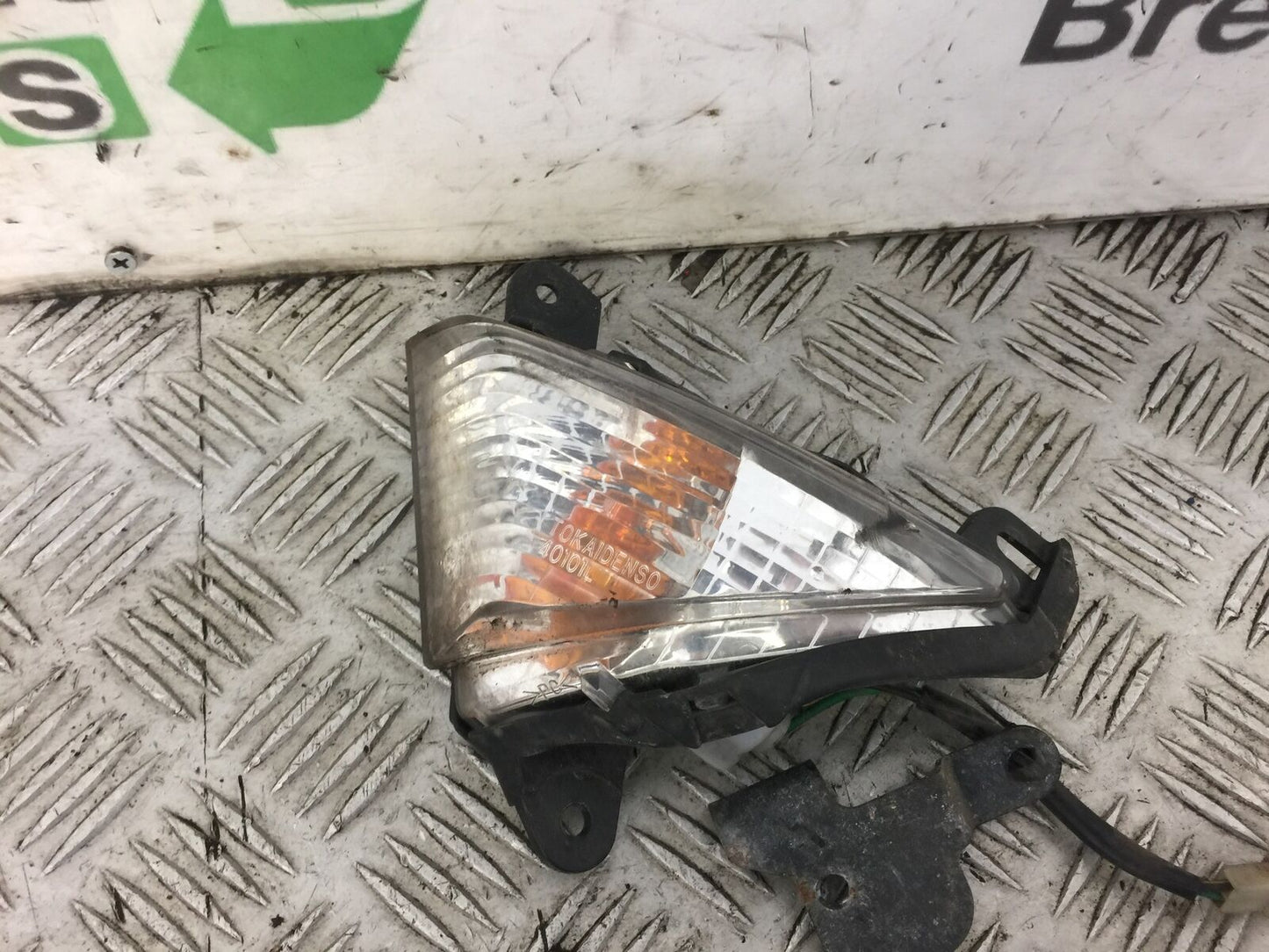 KAWASAKI ER6 N FRONT LEFT INDICATOR  YEAR 2006 (STOCK 465)