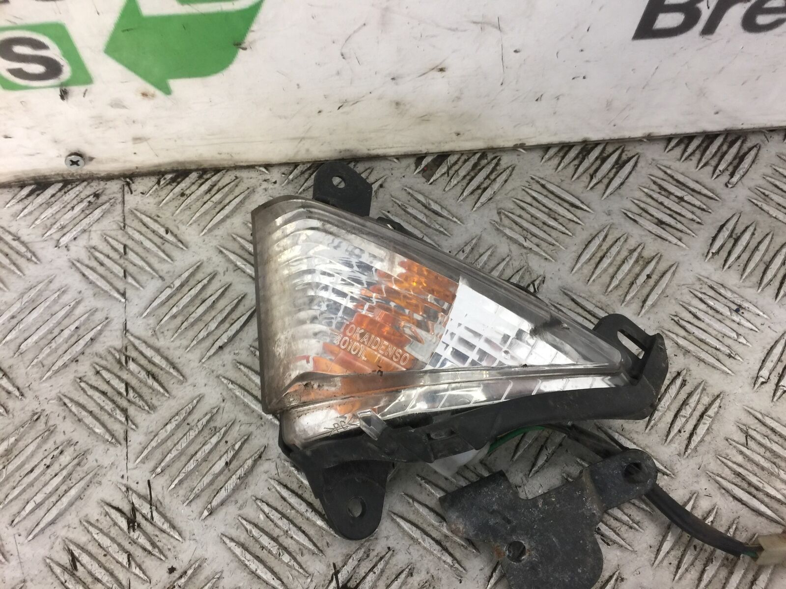 KAWASAKI ER6 N FRONT LEFT INDICATOR  YEAR 2006 (STOCK 465)