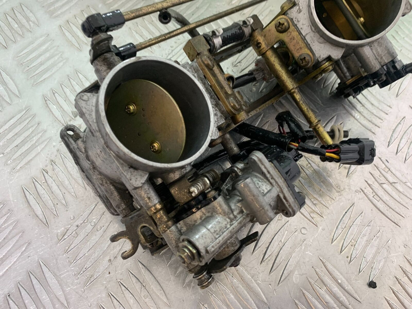 SUZUKI SV1000 SV 1000 K4 THROTTLE BODIES   YEAR 2003-2007 (CMB1042)