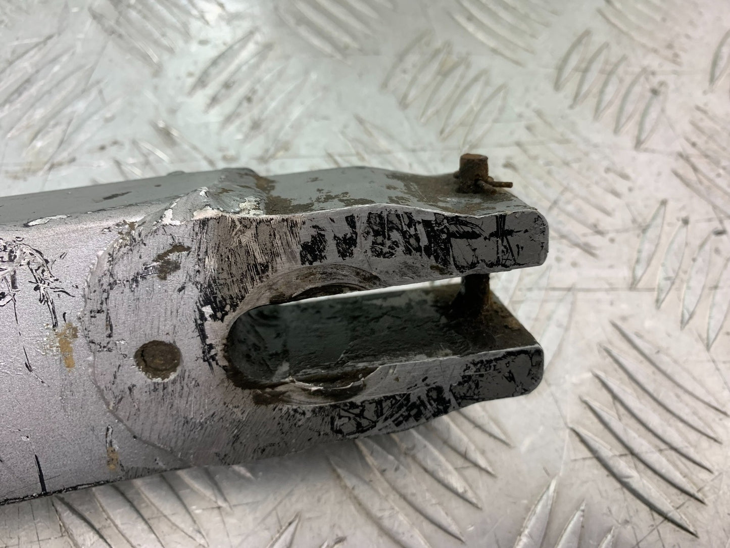 KAWASAKI KLR250 KLR 250 SWINGARM YEAR 1984-2001 (CMB1225)