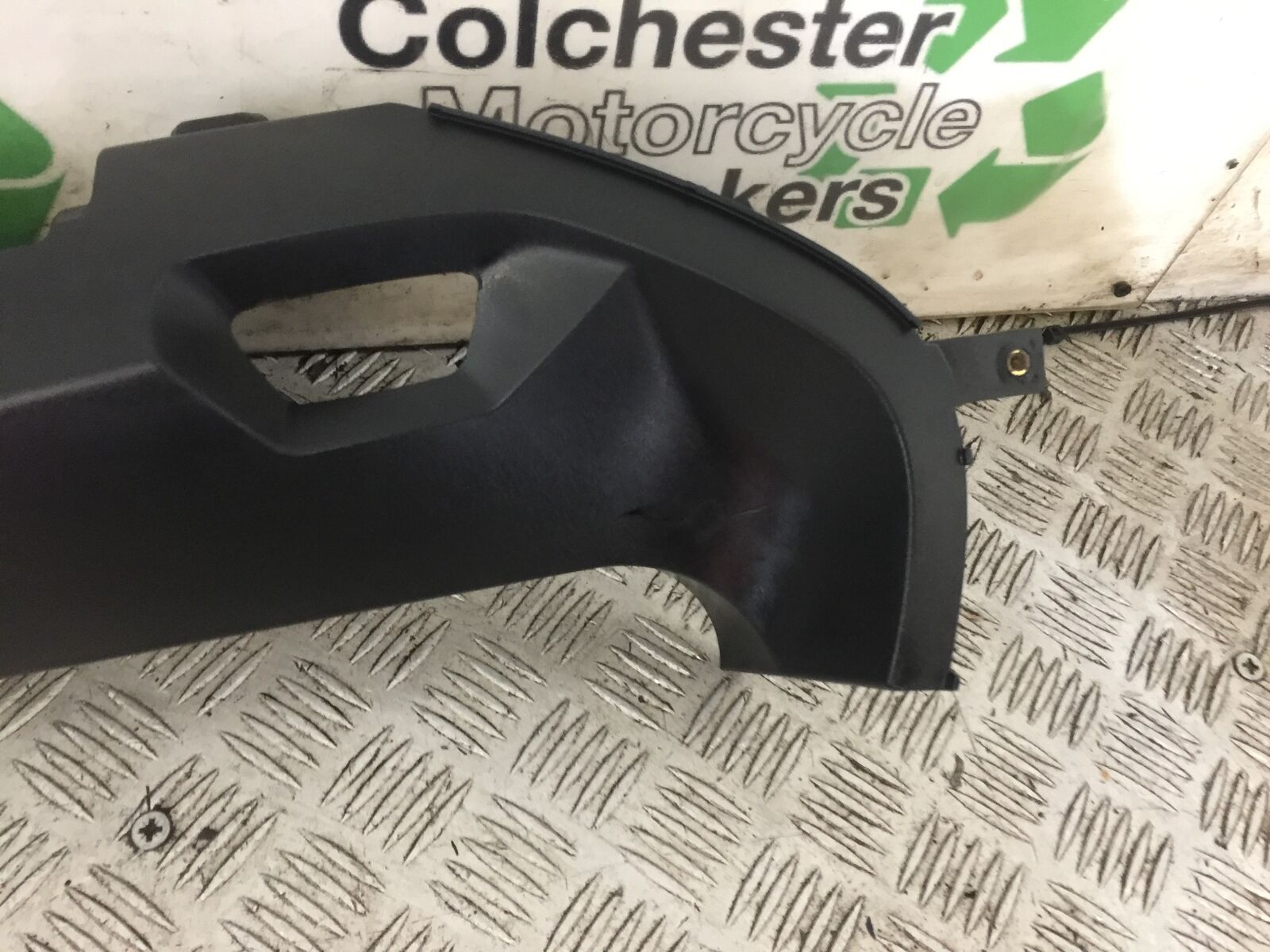 TRIUMPH TROPHY 1215 SE RIGHT PANEL   2012-2017 (STOCK 740)