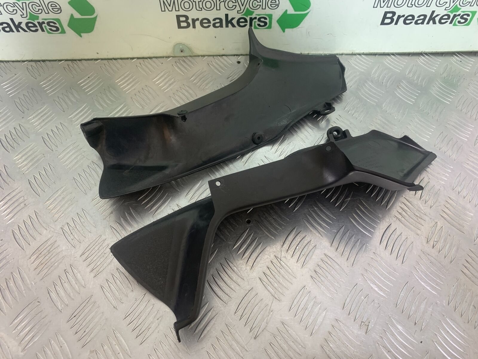 HONDA CBR 929 RRY FIREBLADE LEFT & RIGHT TOP INFILLS  YEAR 2000-01 (CMB1026)