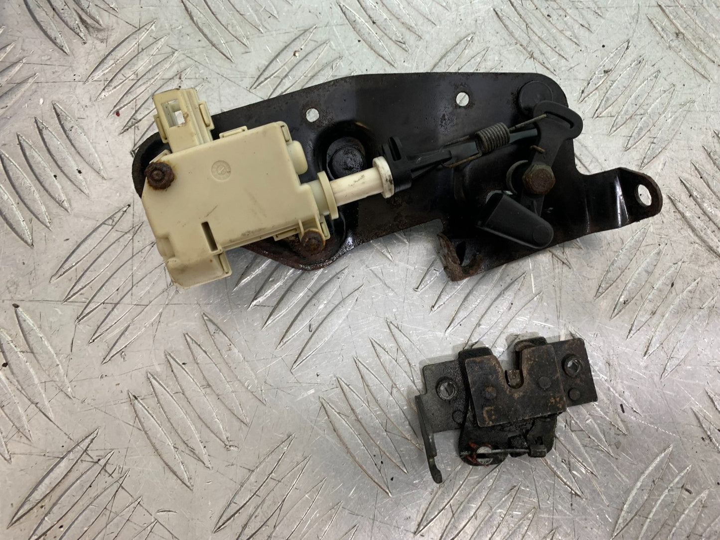 PIAGGIO VESPA GT125 L SEAT CATCH  YEAR 2003 (CMB1300)