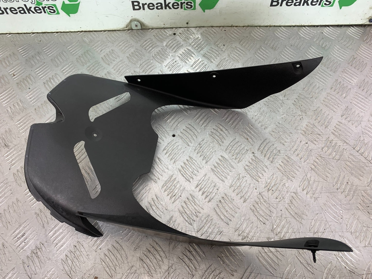 KAWASAKI ZX10R ZX10 R FAIRING V-PIECE   2008-2010 (CMB1301)