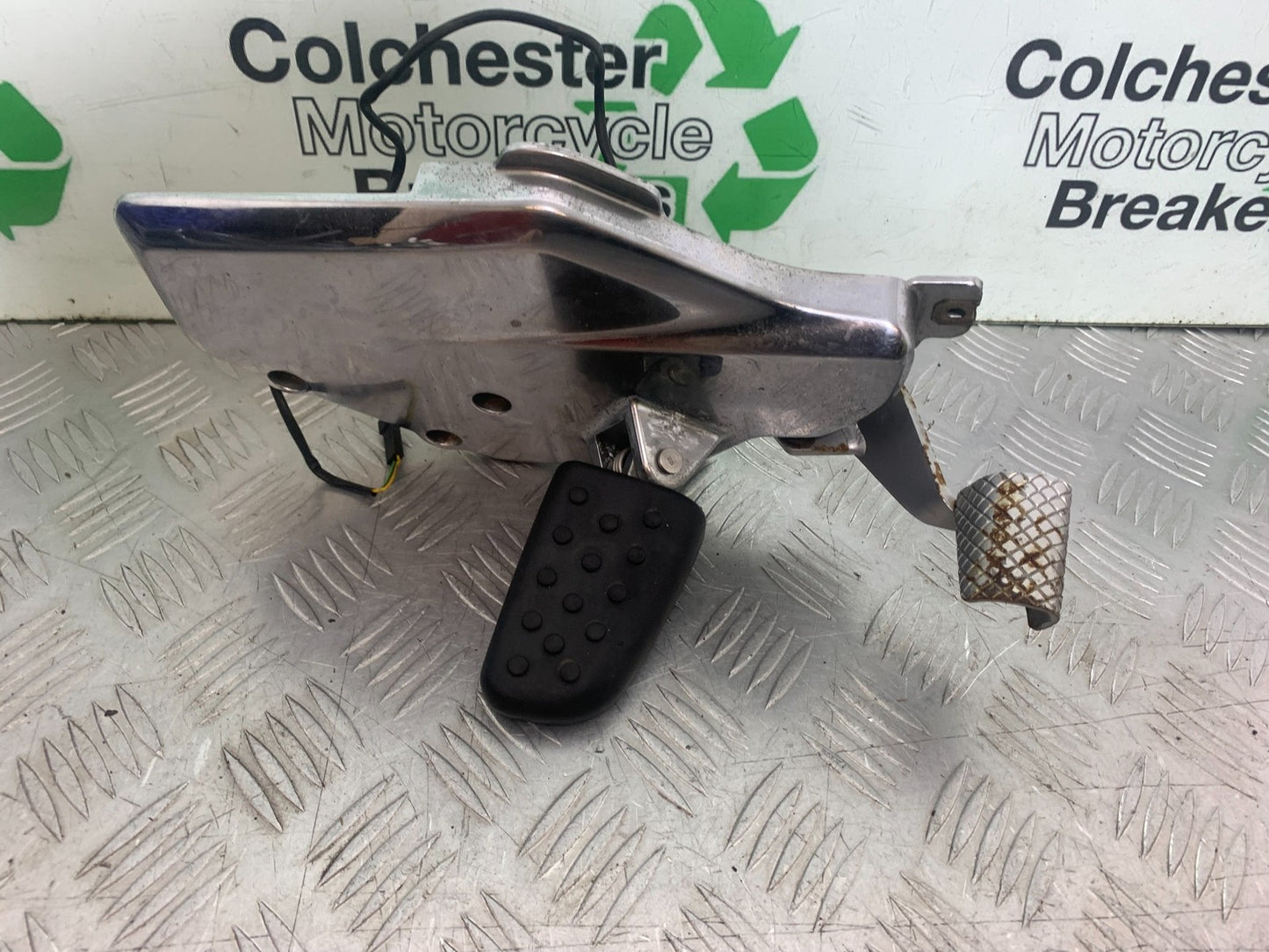 BMW K1200 K 1200 LT RIGHT HANGER PEG PEDAL  YEAR 1999-07 (CMB1271)