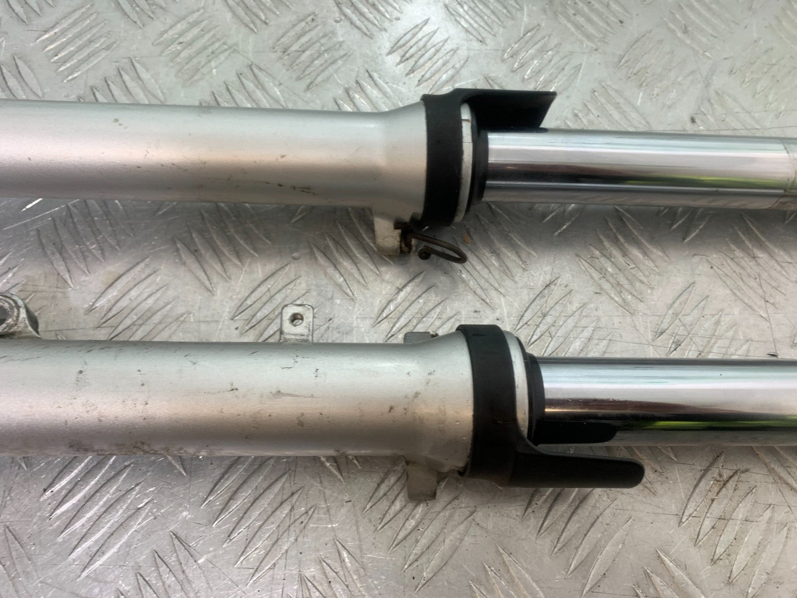 SUZUKI GS500 GS 500 FORKS   YEAR 2001-2008 (CMB1254)