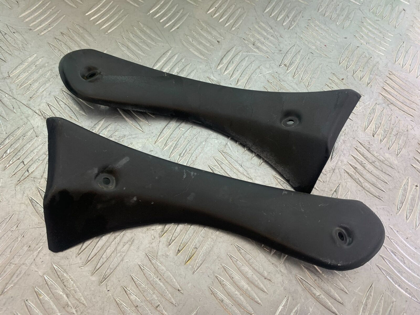 TRIUMPH 955i SPRINT ST TOP FAIRING INFILLS   YEAR 1999-2004 (CMB1124)
