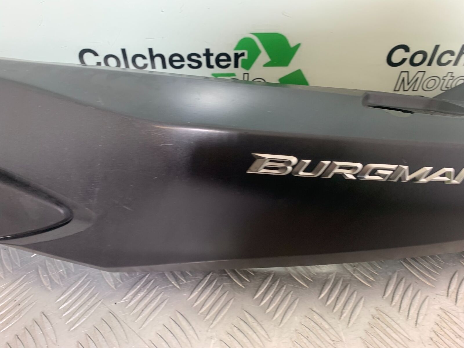 SUZUKI AN400 AN 400 BURGMAN LEFT SEAT PANEL YEAR 2017-2024 (CMB1118)
