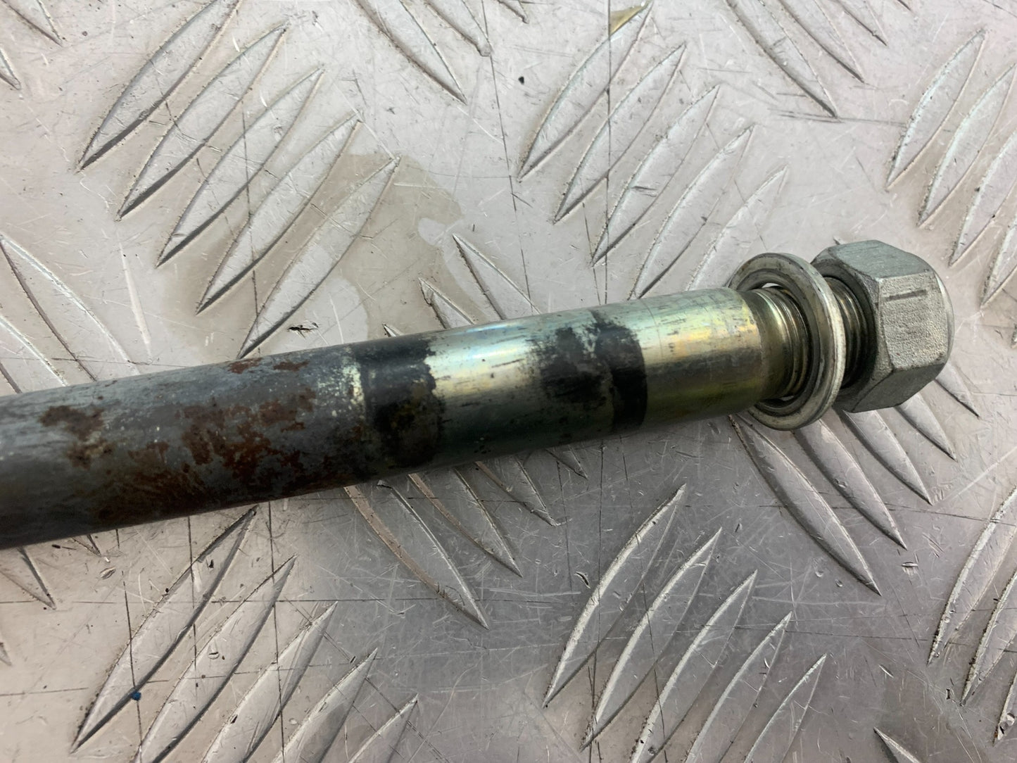 SUZUKI GSF1200  GSF 1200 BANDIT SWINGARM SPINDLE  YEAR 1997-2000 (CMB1149)