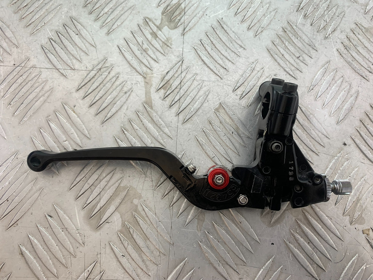TRIUMPH TRIDENT 660 CLUTCH LEVER AND BRACKET   YEAR 2021-2024 (CMB1148)