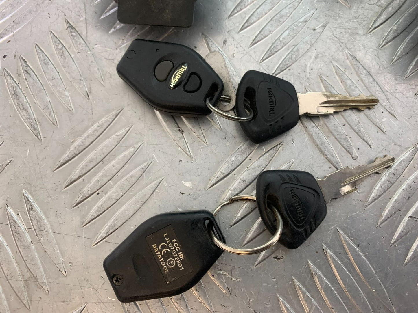 TRIUMPH TIGER 800 ECU LOCKS KEYS (NON ABS)  YEAR 2011-2013  (CMB1113)