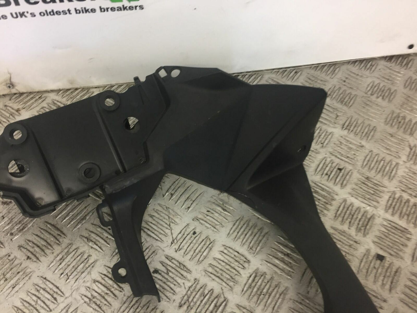 KAWASAKI ER6 F CLOCK SURROUND  YEAR 2016