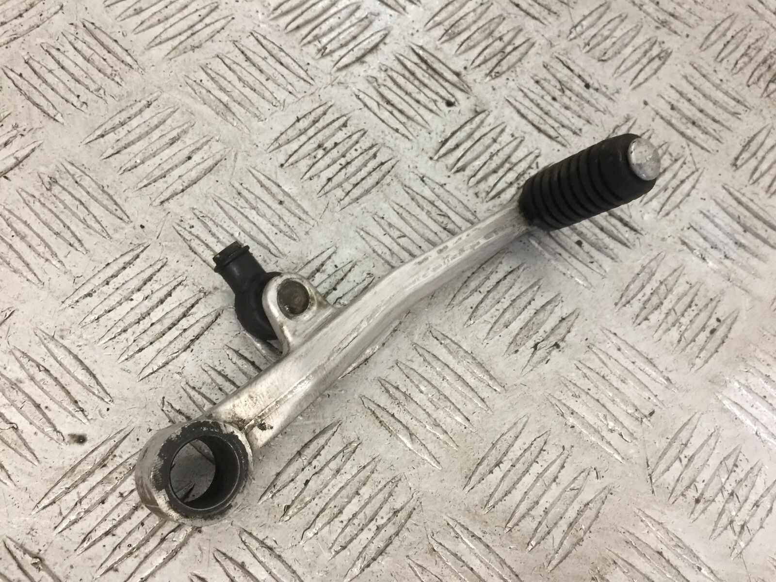 YAMAHA MT09 MT-09 GEAR LEVER  YEAR 2018 (STOCK 906)