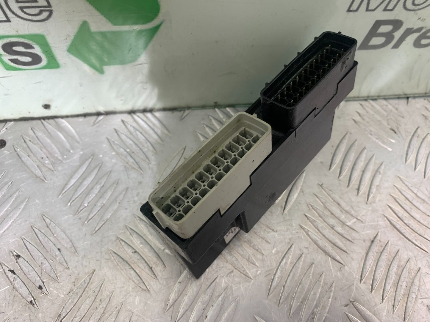 HONDA CBR1100 BLACKBIRD ECU IGNITON SWITCH AND KEY  YEAR 1999-2005 (CMB1232)