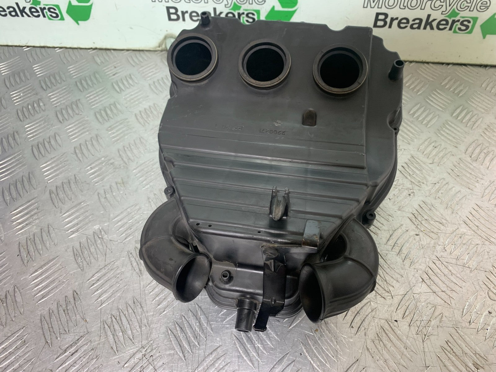 TRIUMPH 1050 SPEED TRIPLE AIRBOX YEAR 2005-2007 (CMB1322)