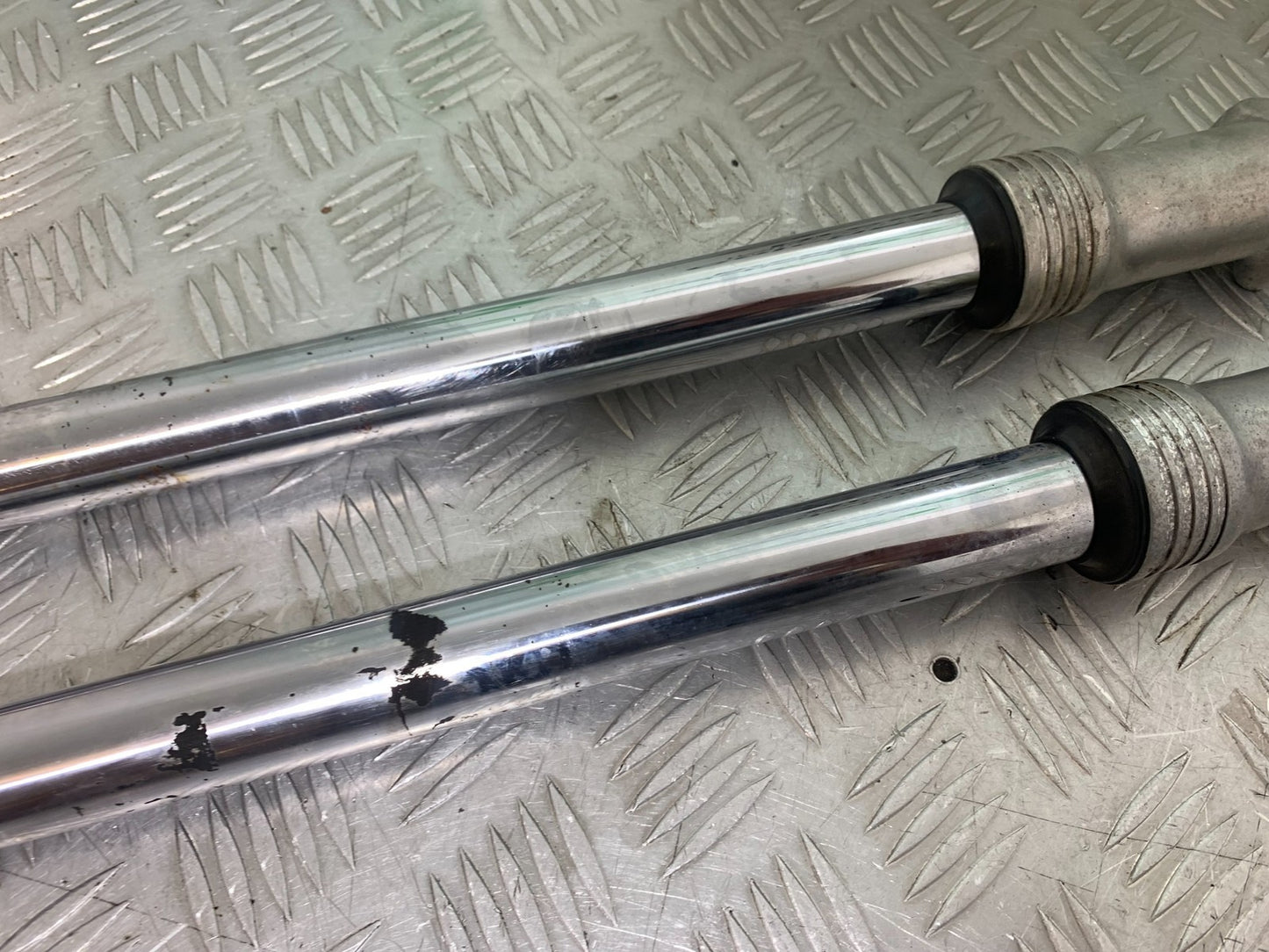 HONDA GL500 GL 500 SILVERWING FORKS YEAR 1981-82  (CMB1168)