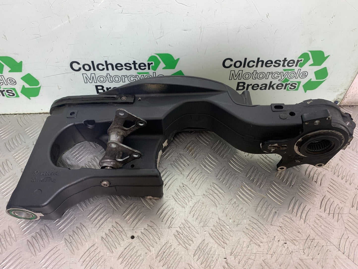 TRIUMPH 1050 SPRINT GT SWINGARM  YEAR 2010-2016 (CMB1250)