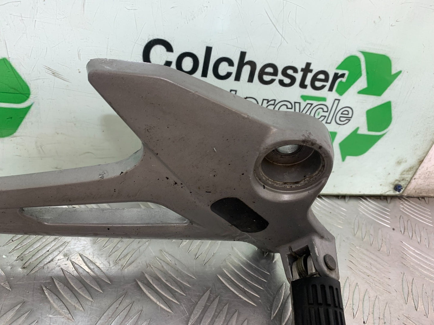 HONDA XL125 VARADERO RIGHT HANGER   YEAR 2001-2006  (CMB1304)