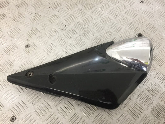 SUZUKI GSF1200 BANDIT MK2 RIGHT SEAT PANEL YEAR 2001-05 (STOCK 859)