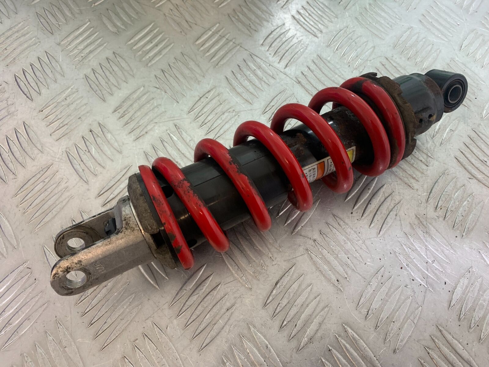 KAWASAKI Z750 ZR750 ZR-7S REAR SHOCK  YEAR 1999-05 (CMB1135)