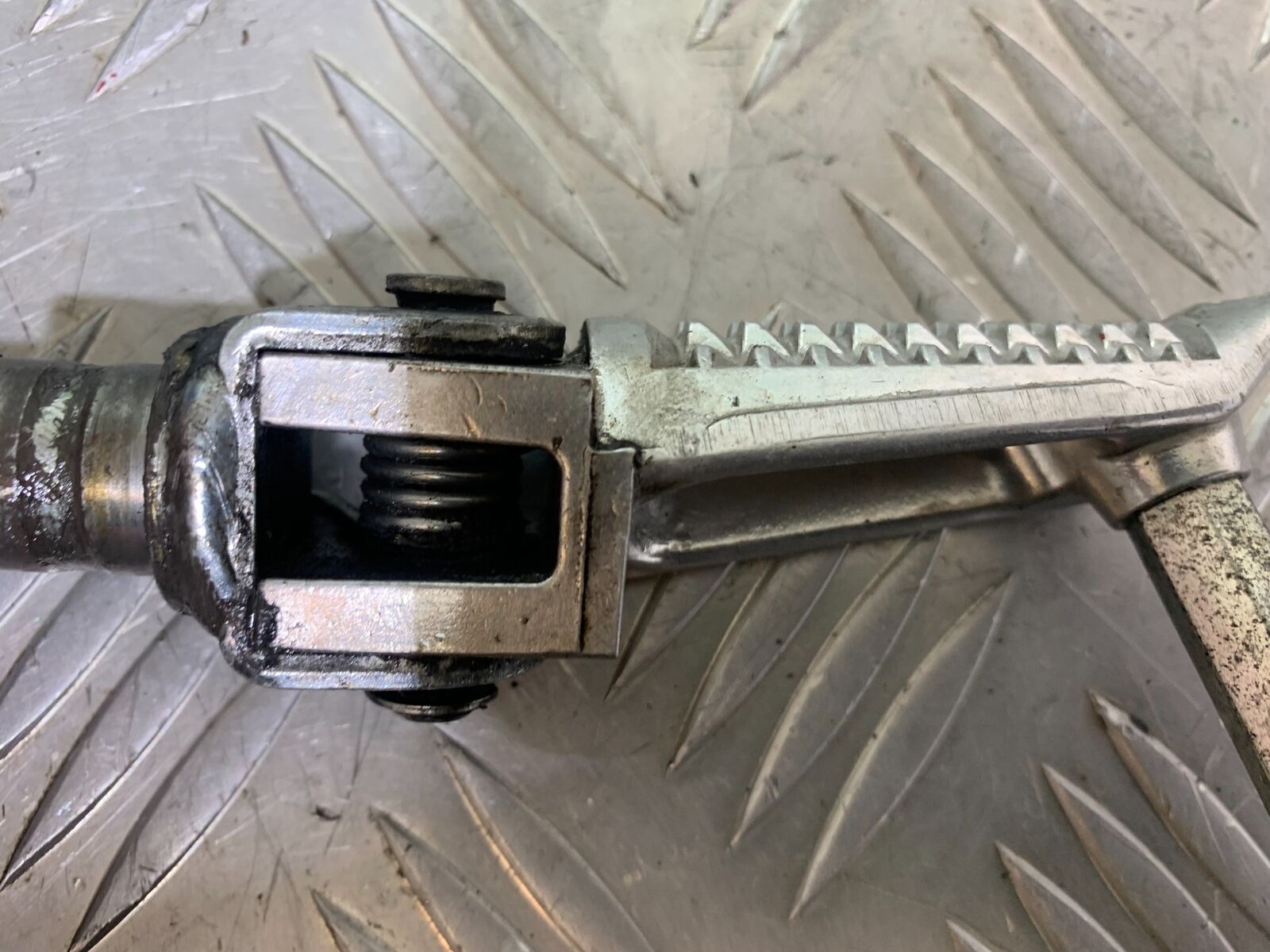 SUZUKI GSX S 1000 GSX-S 1000 FRONT LEFT FOOTPEG  YEAR 2016-2019 (CMB1082)
