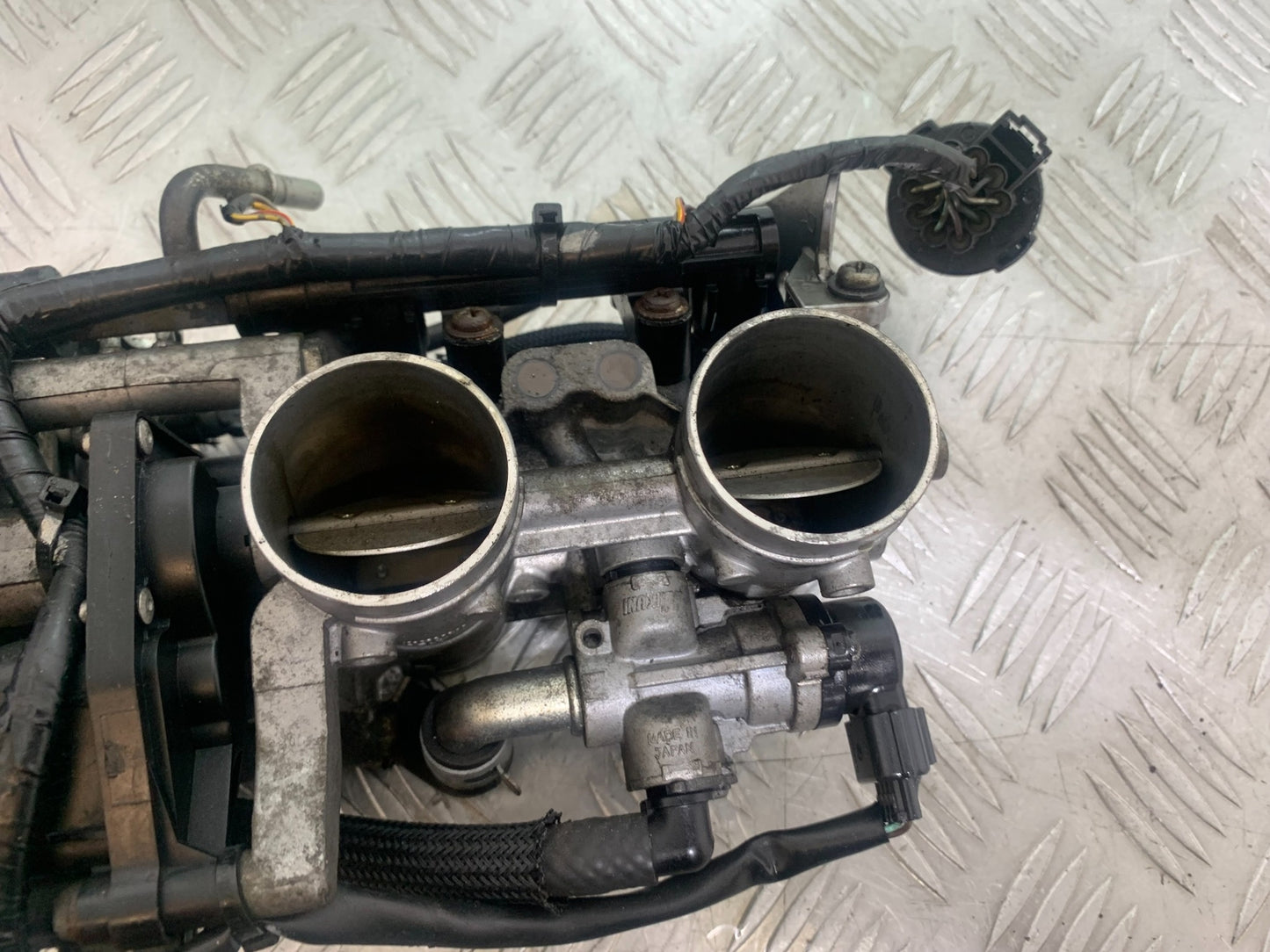 SUZUKI GSF650 GSF 650 THROTTLE BODIES   YEAR 2007-2009  (CMB1161)
