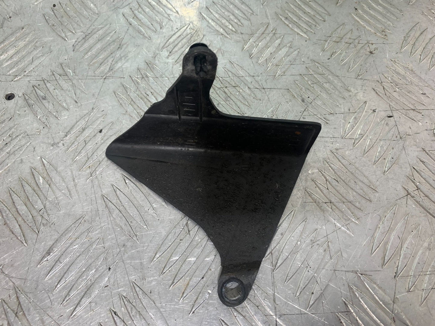 HONDA CBR1000 rr FIREBLADE CHAIN GUARD YEAR 2006 (CMB1220)
