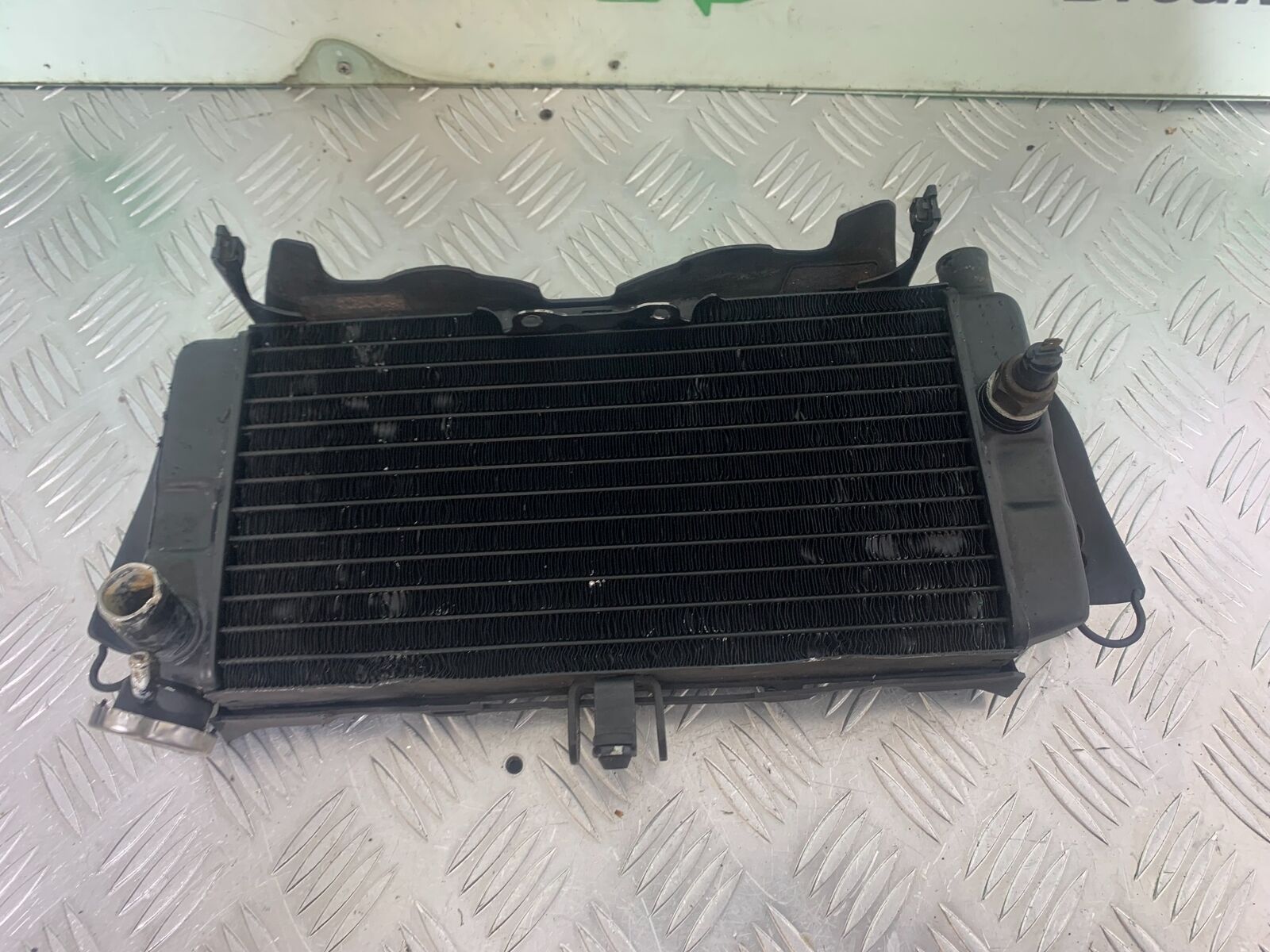 HONDA VFR400 VFR 400 NC21 RADIATOR   YEAR 1986-87 (CMB1043)
