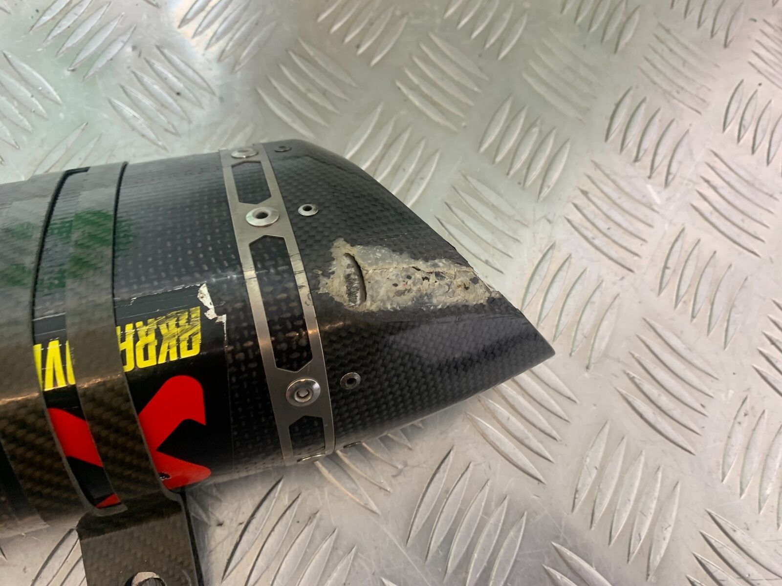 YAMAHA XSR900 XSR 900 AKRAPOVIC CARBON CAN    YEAR 2021-2022 (CMB1073)