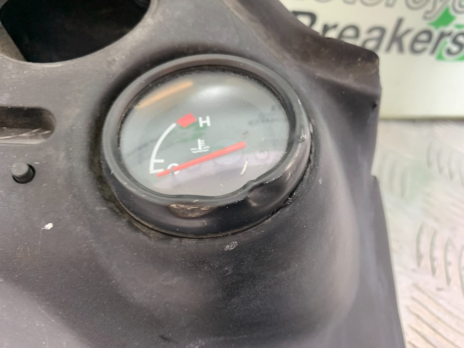 TRIUMPH 955i SPRINT ST CLOCKS SPEEDO DASH (DAMAGED) YEAR 1999-04 (CMB1230)
