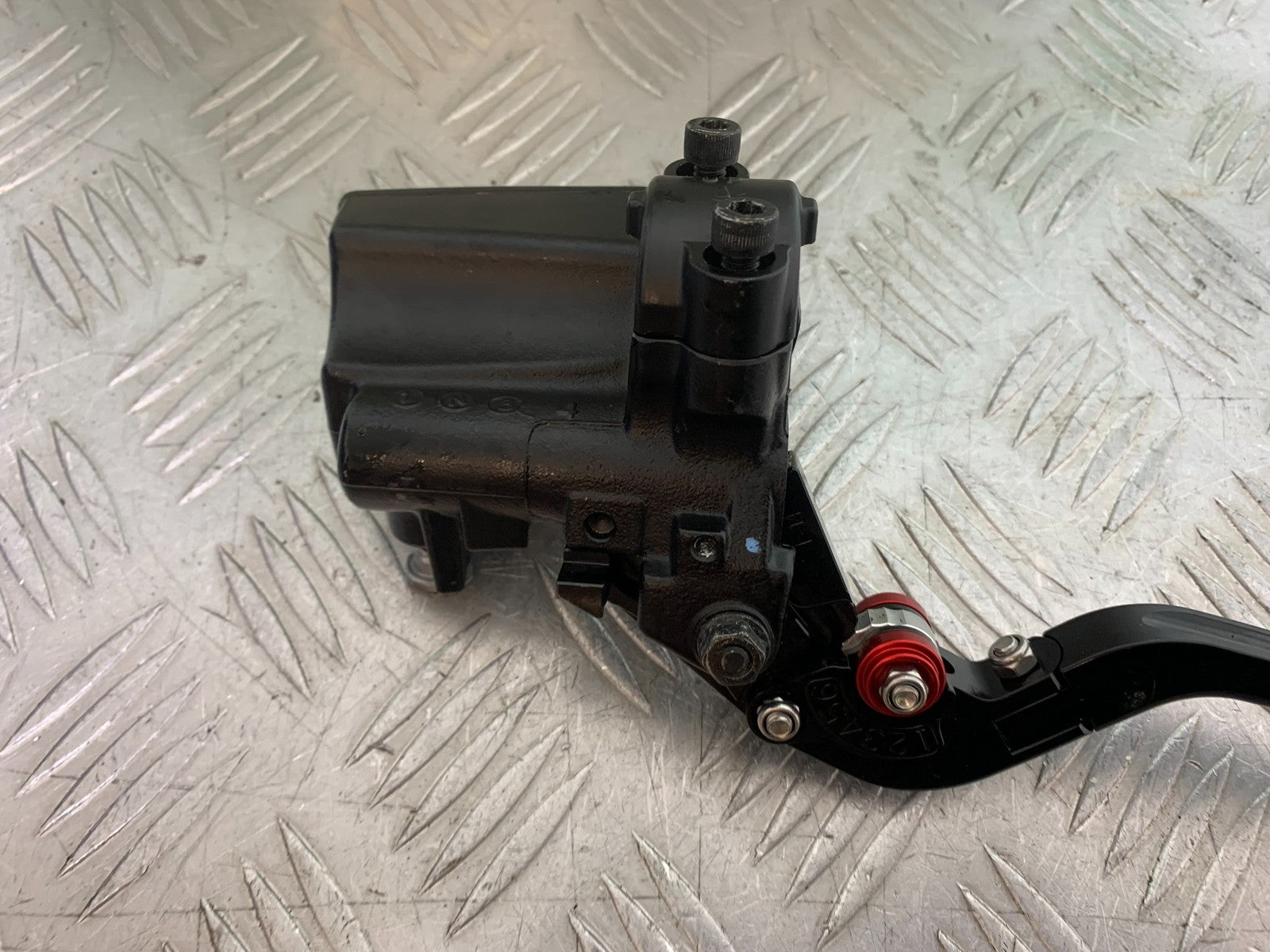 TRIUMPH TRIDENT 660 FRONT MASTER CYLINDER  YEAR 2021-2024 (CMB1295)
