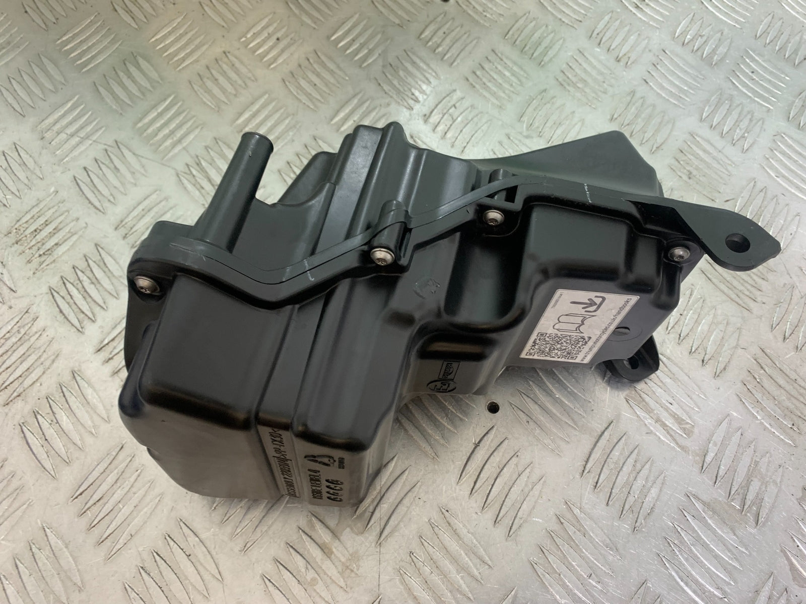 TRIUMPH TRIDENT 660 AIRBOX   YEAR 2021-2024 (CMB1148)