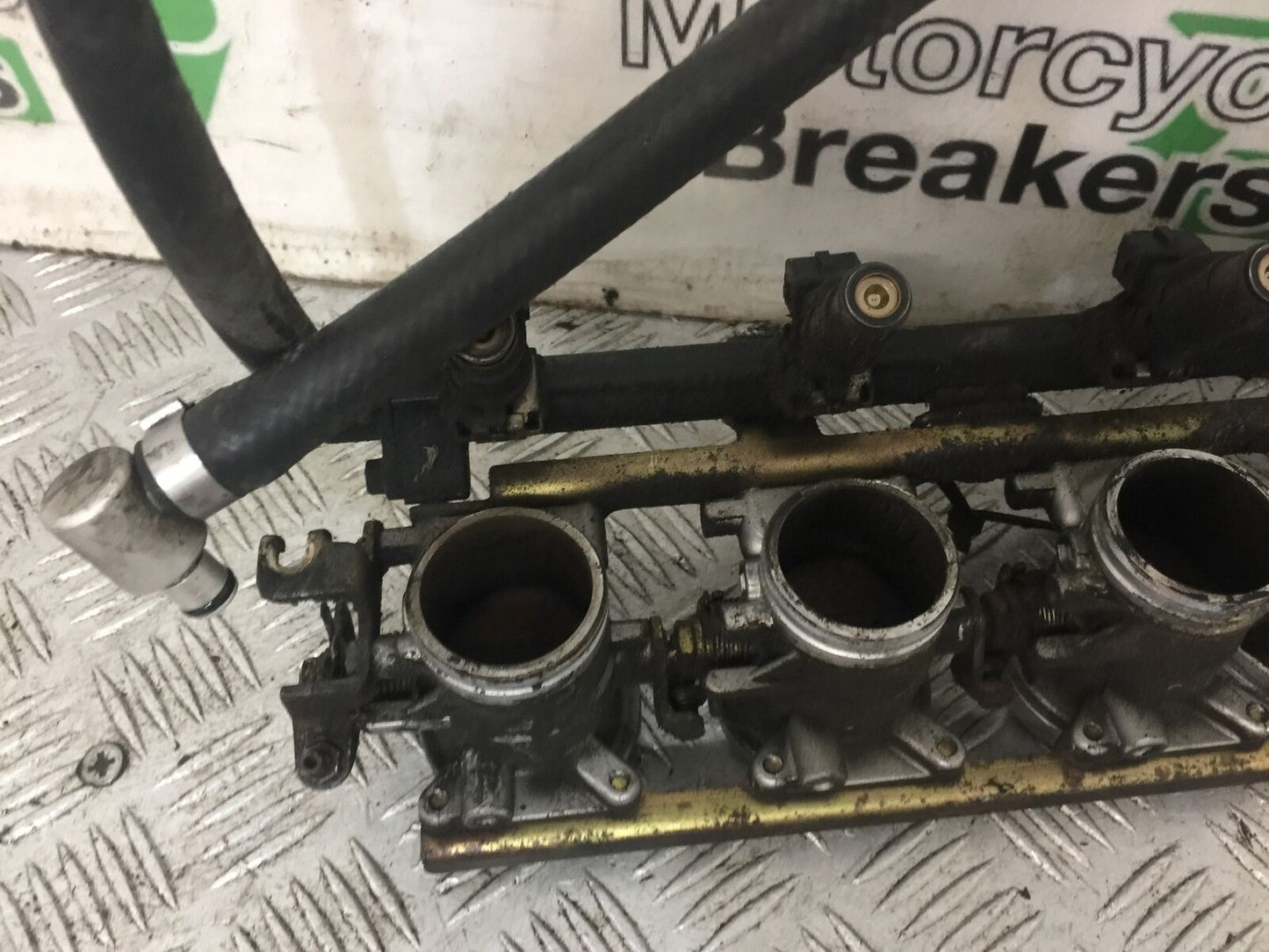 TRIUMPH 600 SPEED FOUR THROTTLE BODIES  YEAR 2002  (STOCK 756)