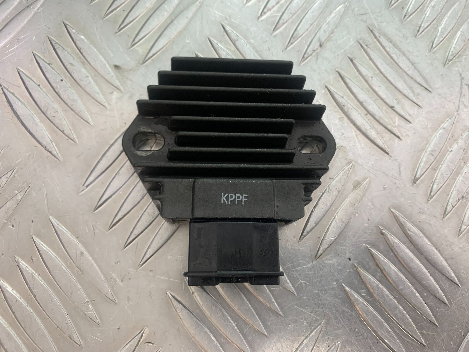 HONDA CBR125 CBR 125 REGULATOR  YEAR 2004-06  (CMB1040)