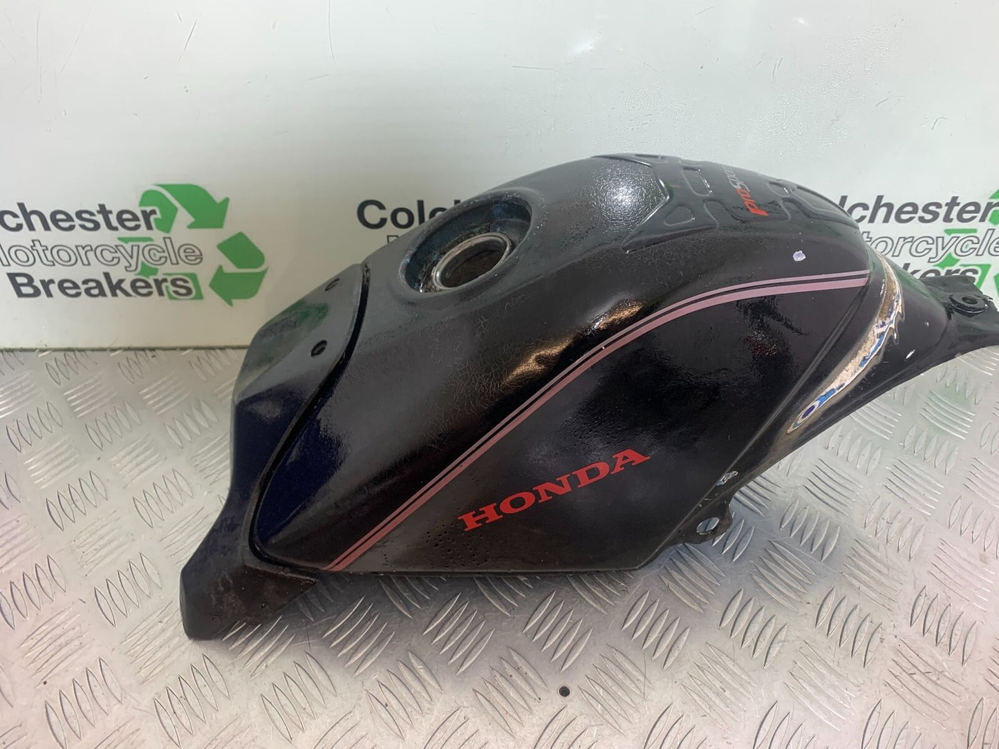 HONDA CBR125 CBR 125 PETROL TANK YEAR 2004-06  (CMB1040)