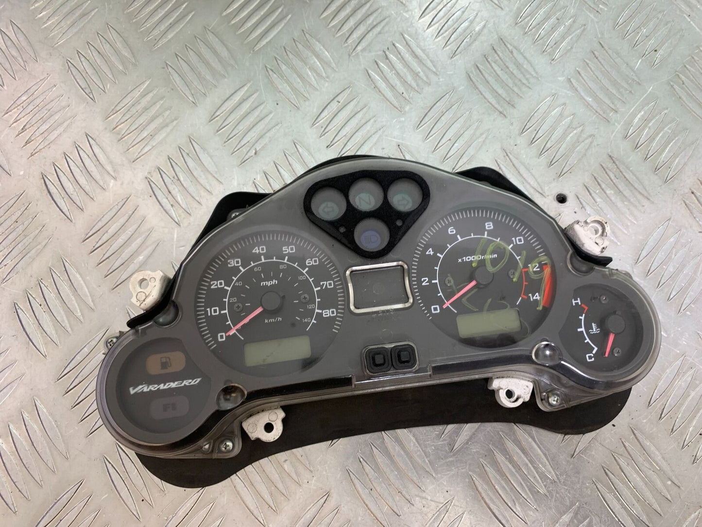 HONDA XL125 VARADERO CLOCKS SPEEDO DASH   YEAR 2007-2013 (CMB 1019)