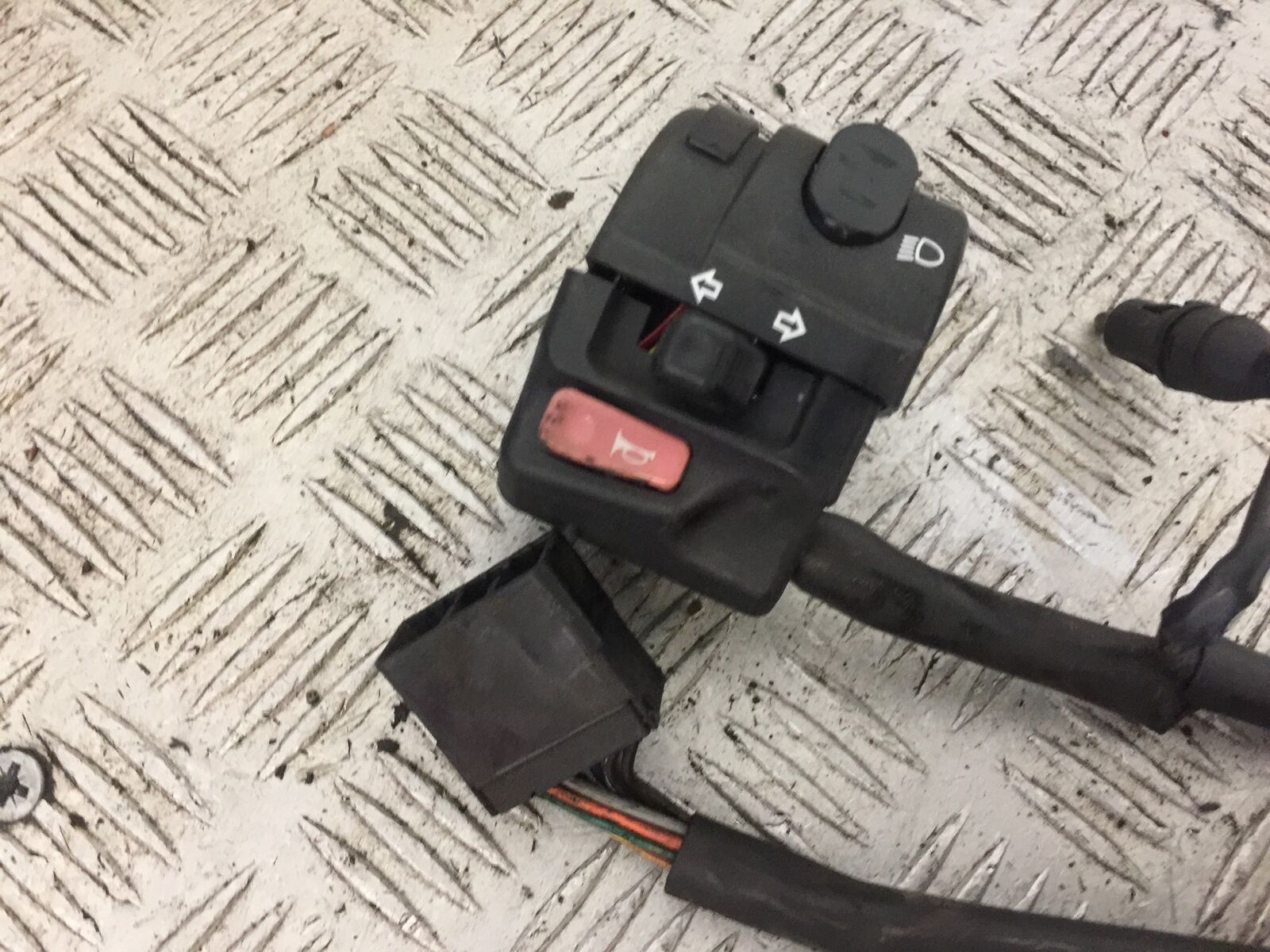 TRIUMPH 675 STREET TRIPLE LEFT SWITCH GEAR   2008-2012 (STOCK 736)
