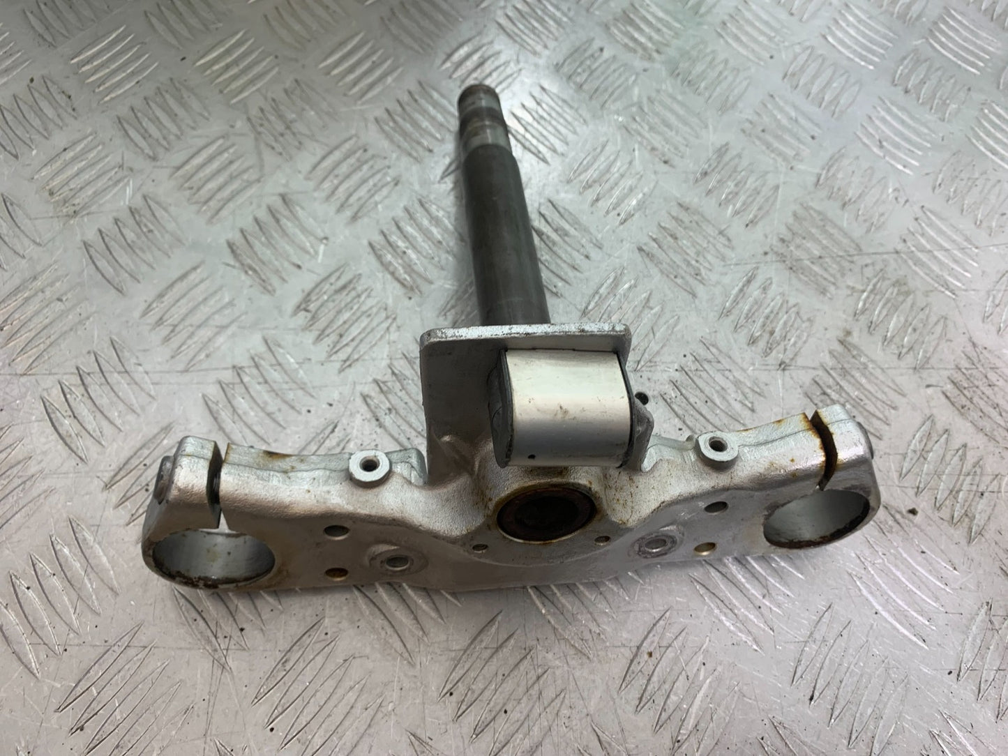 HONDA VT750 SHADOW BOTTOM YOKE  YEAR 2003-2004 (CMB1265)
