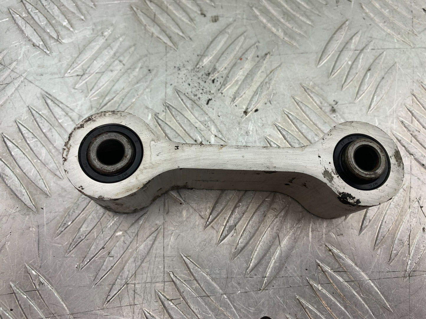 TRIUMPH 955i SPRINT ST REAR SHOCK LINKAGE   YEAR 1999-04 (CMB1230)