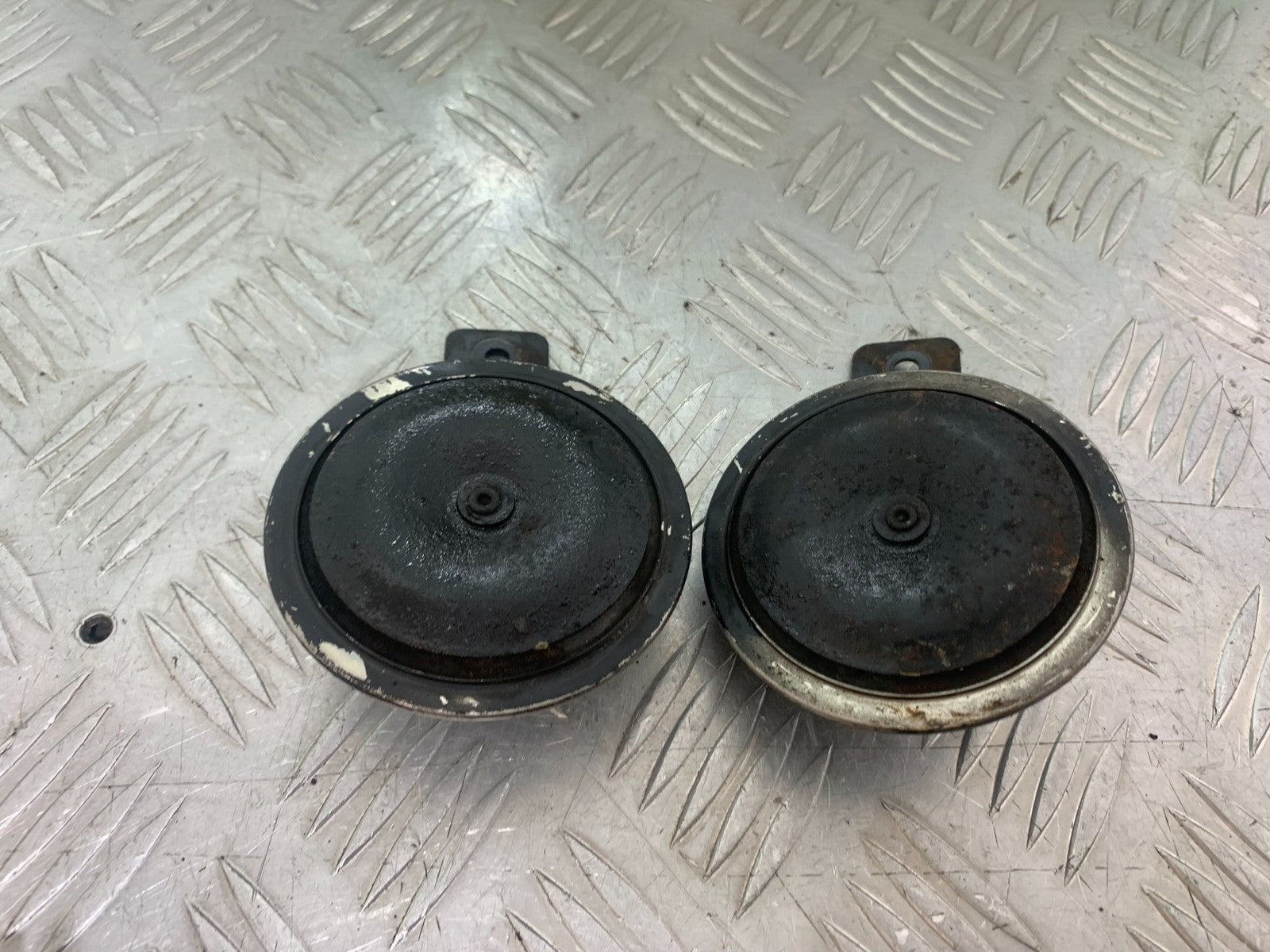 HONDA GL500 GL 500 SILVERWING HORNS  YEAR 1981-82 (CMB1168)