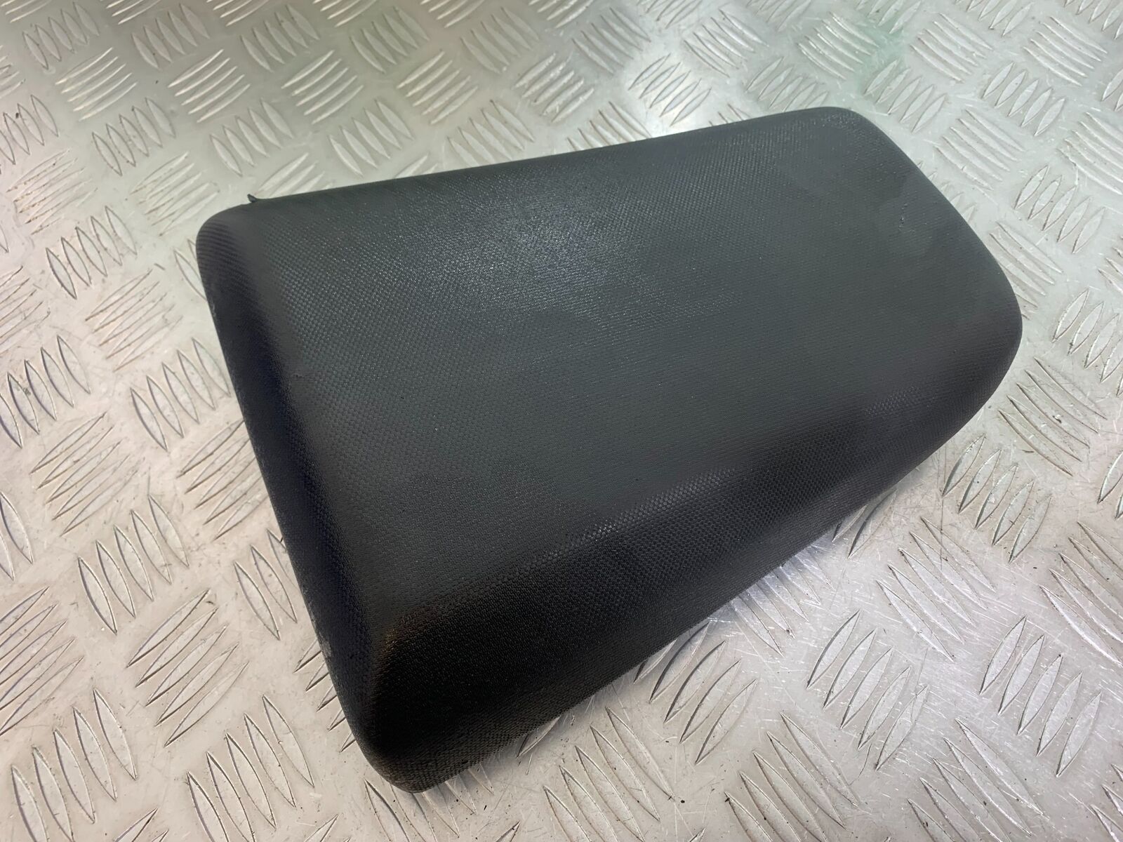 SUZUKI SV1000 SV 1000 K4 REAR SEAT YEAR 2003-2007 (CMB1042)