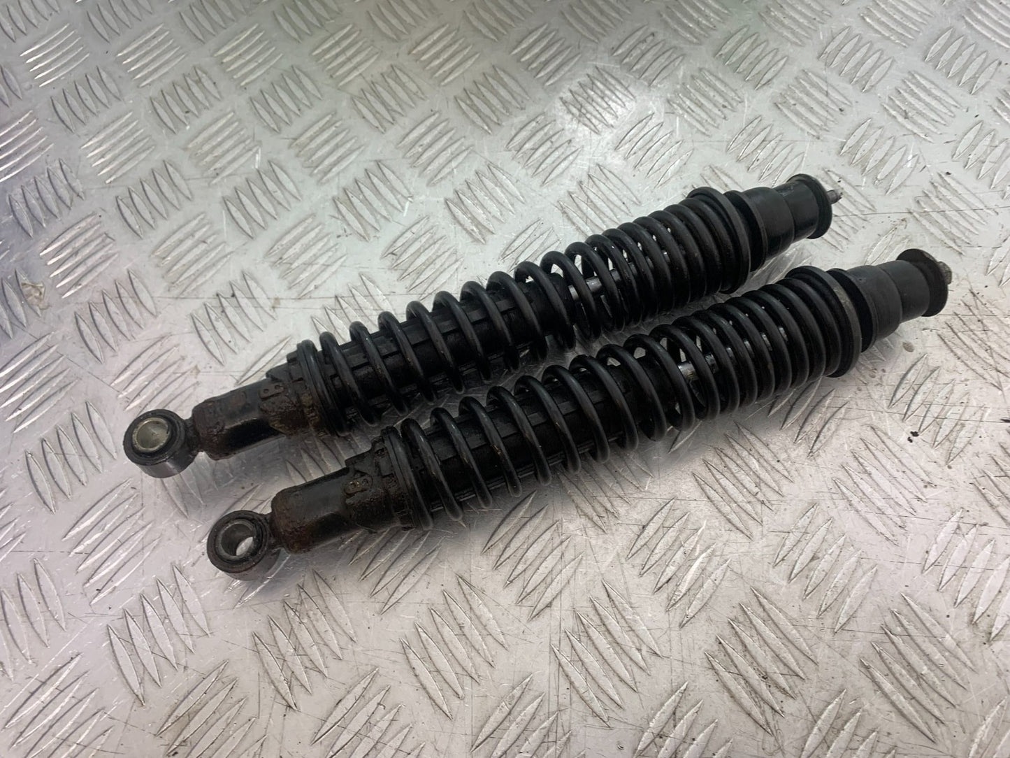 PIAGGIO VESPA GTS 125 REAR SHOCKS  YEAR 2009-2014  (CMB1261)