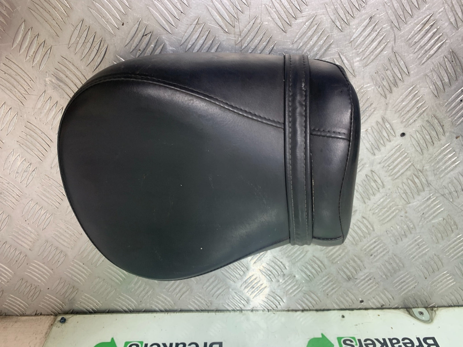 KAWASAKI VN1500 CLASSIC REAR SEAT   YEAR 1999 -2006 (CMB1166)