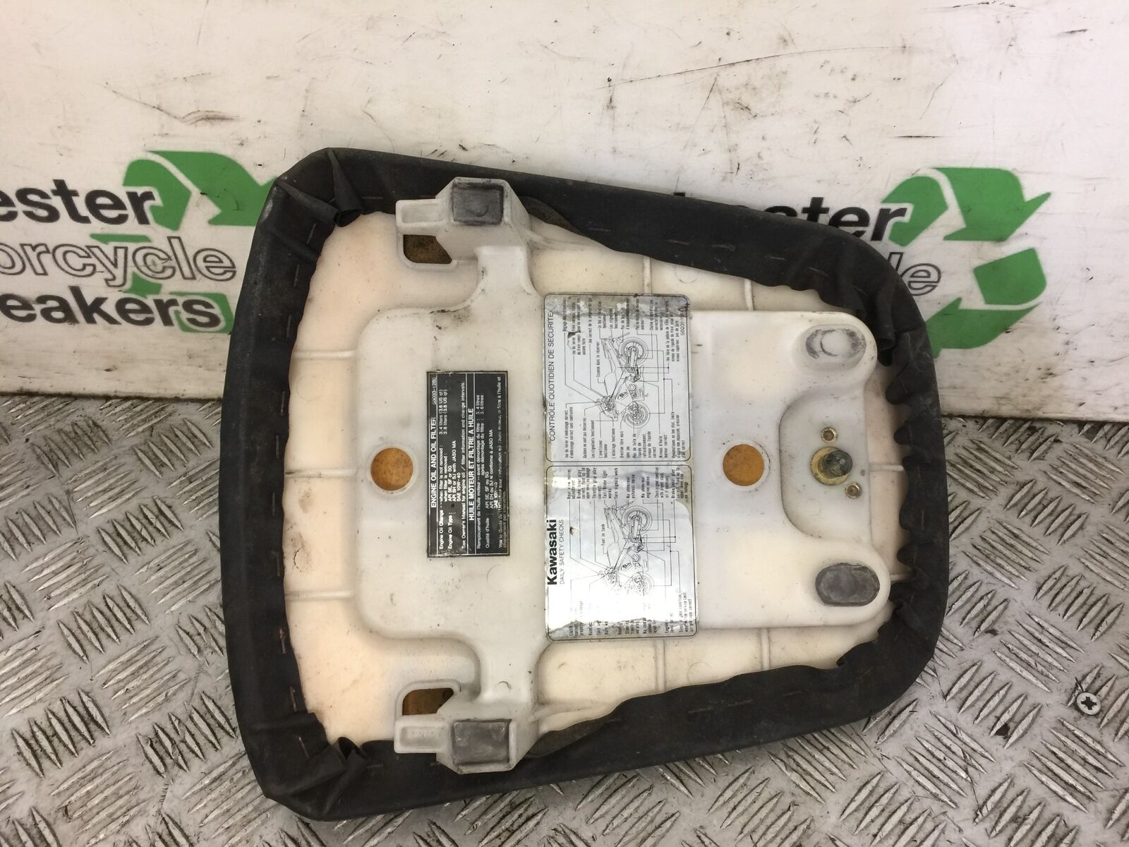 KAWASAKI ZX6R ZX6 G REAR SEAT   YEAR 1998-99 (STOCK 582)