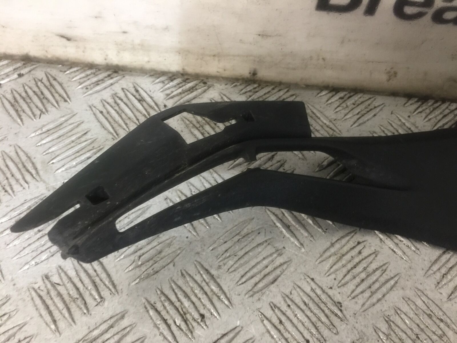 KAWASAKI Z800 Z 800 LEFT TANK INFILL PANEL  YEAR 2015  (STOCK 874)