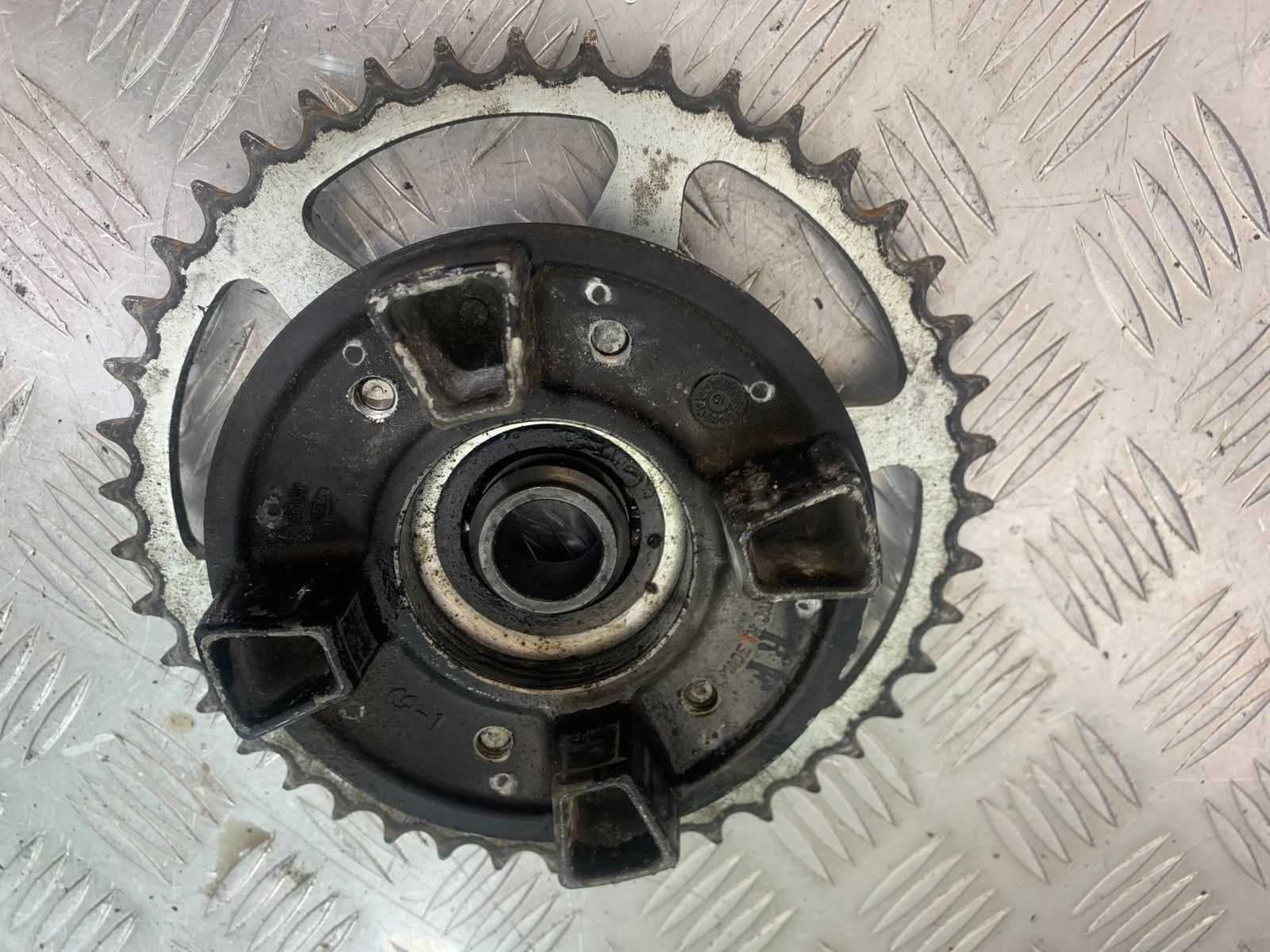 KAWASAKI ZX6R ZX6 R P7F P8F SPROCKET CARRIER YEAR   2007-08 (CMB1165)