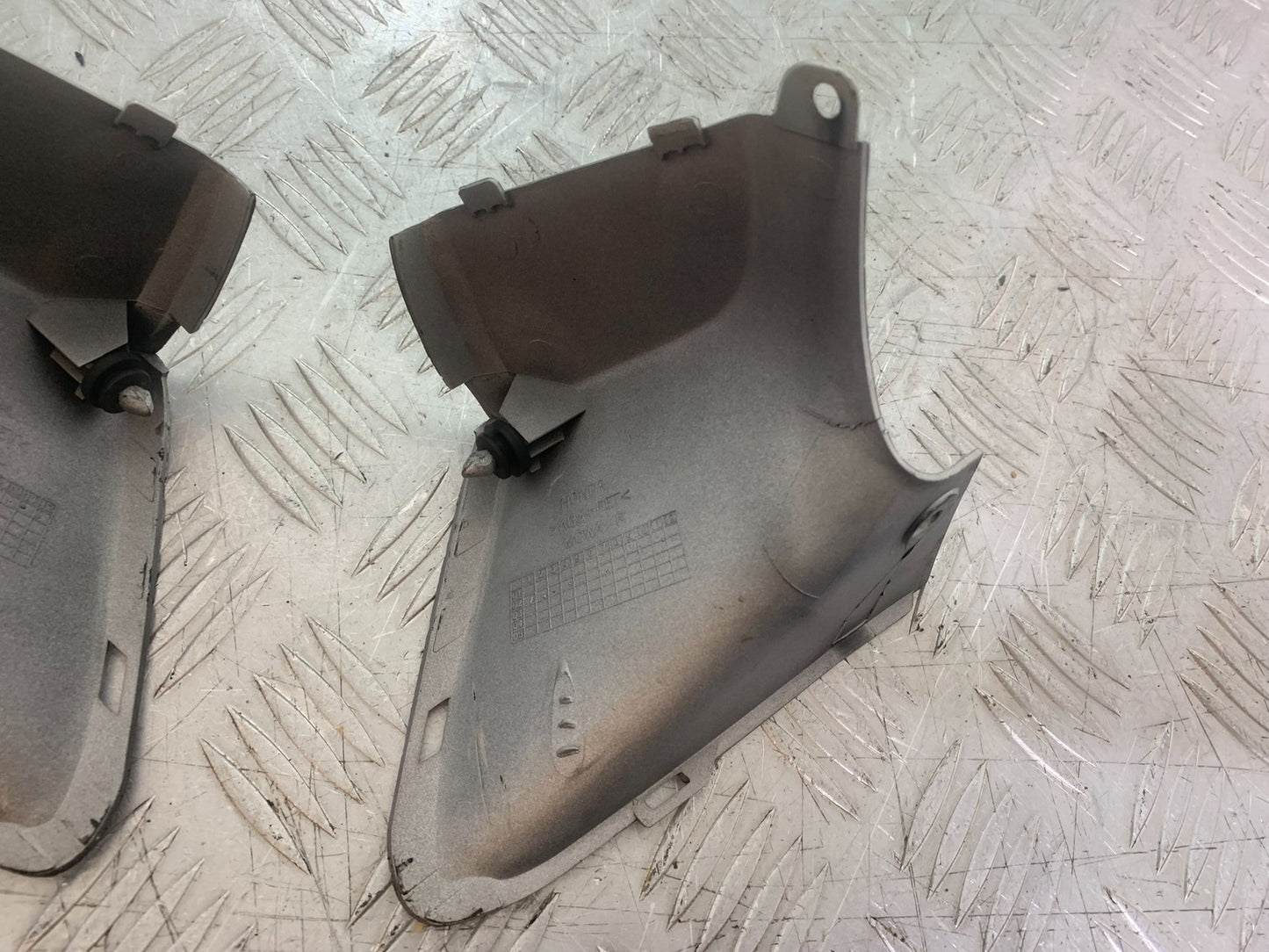 HONDA VFR800 VFR 800 V-TEC LEFT & RIGHT TOP INFILLS  YEAR 2002 -09 (CMB1296)