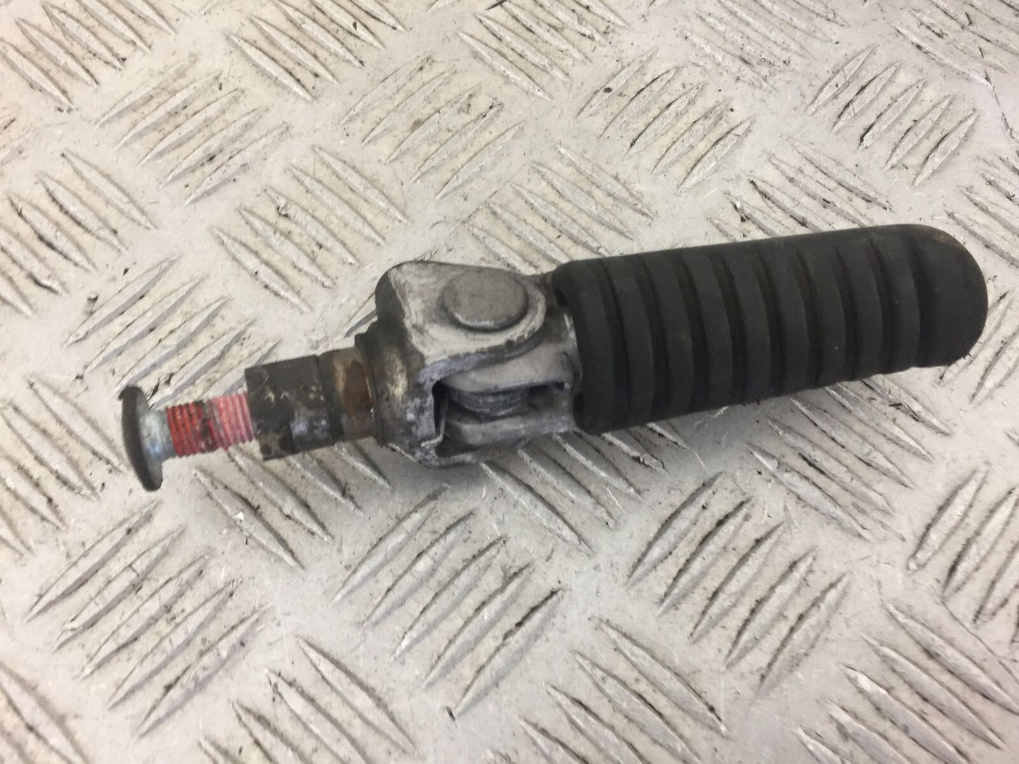 KAWASAKI ZX6R ZX6 J FRONT RIGHT PEG  YEAR 2000  (STOCK 456)