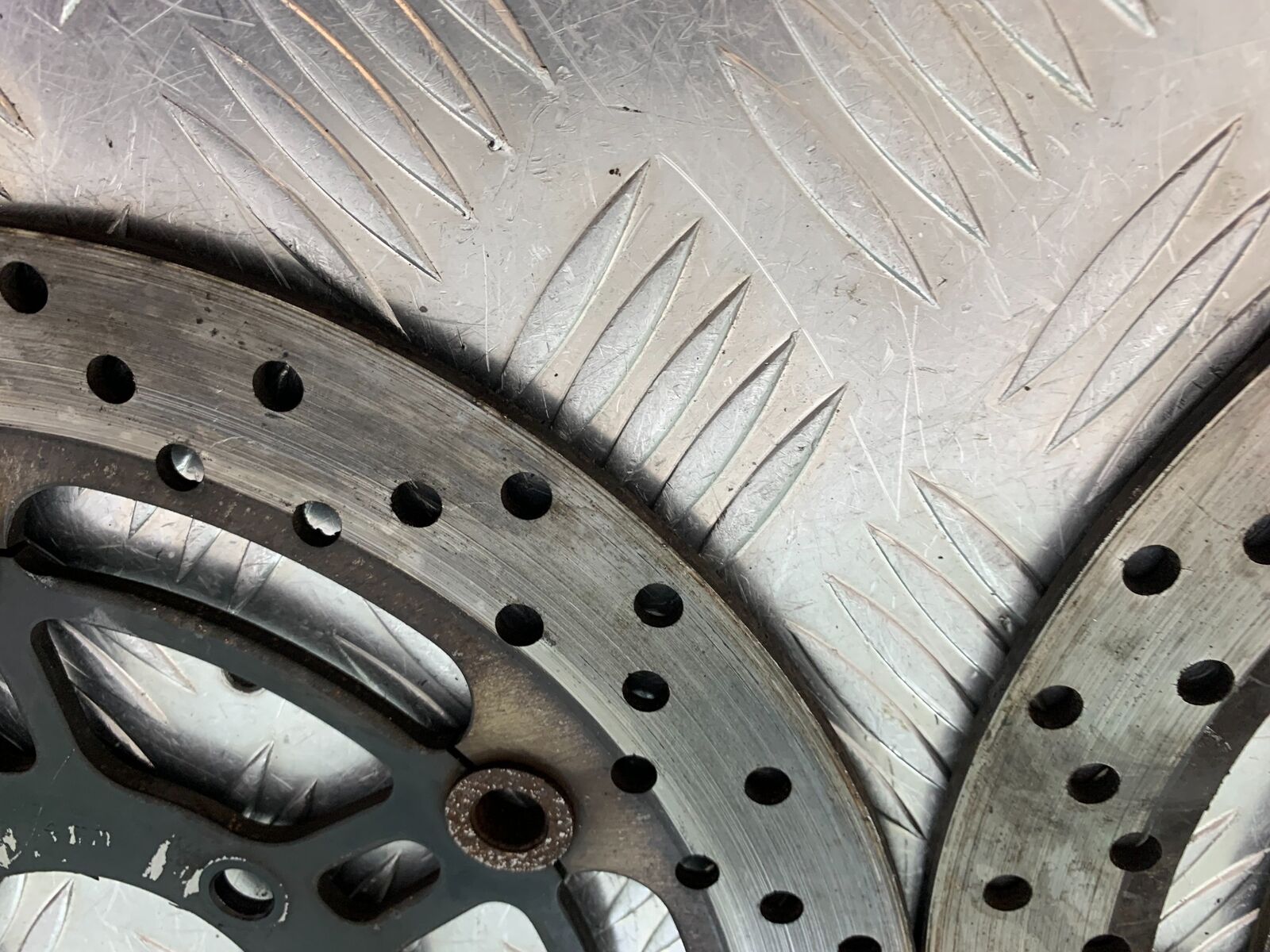 SUZUKI SV650 SV 650 FRONT BRAKE DISCS   YEAR 2003-2006 (CMB1024)